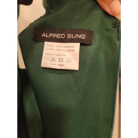 Alfred Sung Green Gown With Draped One-shoulder and Pockets - Picture 6 of 9